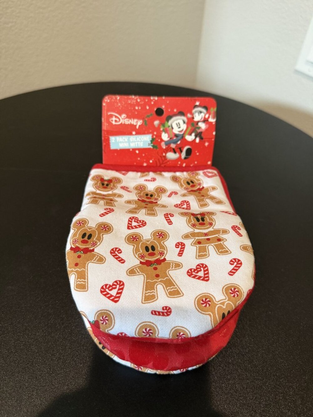 Disney Gingerbread Mickey Silicone Mini Oven Mitts 2 Pack Christmas New with Tag